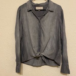Cloth and Stone women’s button up front tie gray top. Size medium